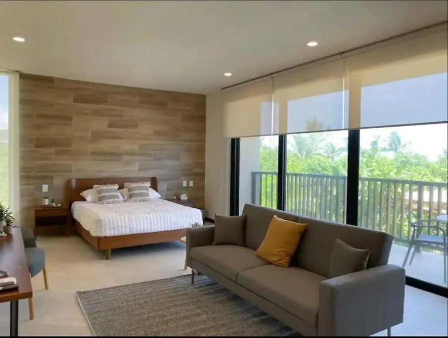 Chic Loft Steps From The Beach ホルボックス島