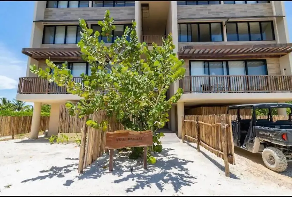 Chic Loft Steps From The Beach ホルボックス島